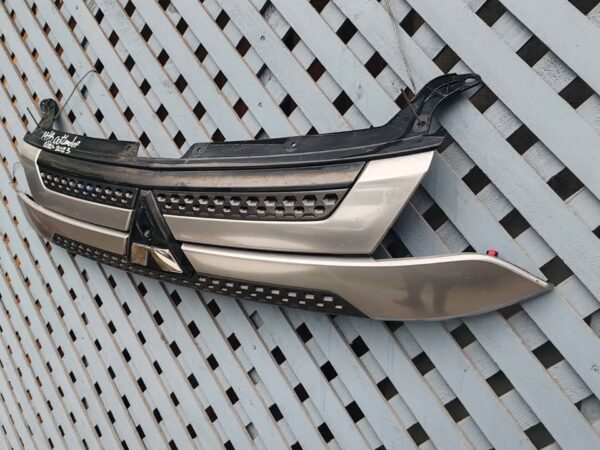 Máscara Mitsubishi Outlander 2020 - 2023 - Imagen 3