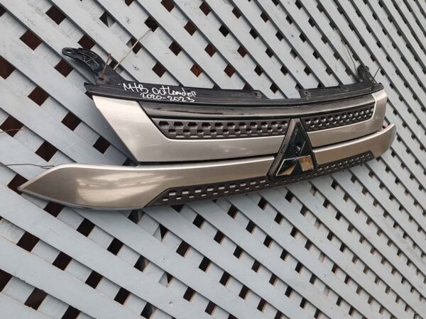 Máscara Mitsubishi Outlander 2020 - 2023 - Imagen 4