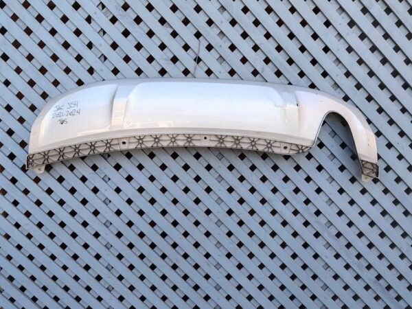 Moldura de parachoque trasero JAC JS4 2021 - 2024
