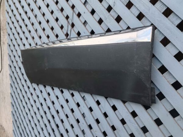 Moldura de puerta trasera derecha Peugeot 3008 2017 - 2024 - Imagen 2