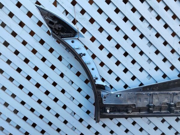 Moldura de puerta trasera izquierda Hyundai Ioniq 5N 2024 - 2025 - Imagen 7