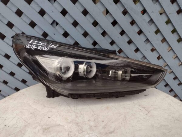 Optico derecho Hyundai i30 2018 - 2020 led