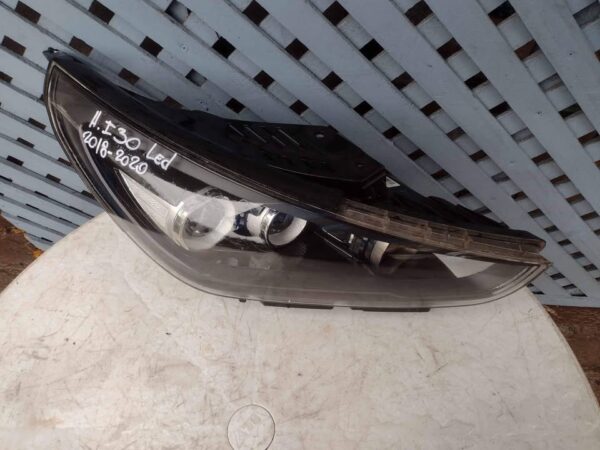 Optico derecho Hyundai i30 2018 - 2020 led - Imagen 4