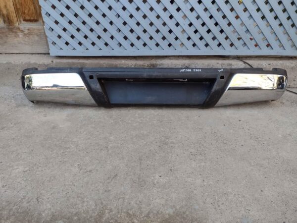 Parachoque trasero Nissan NP300 2016 - 2020