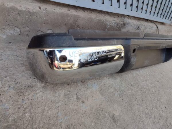 Parachoque trasero Nissan NP300 2016 - 2020 - Imagen 2
