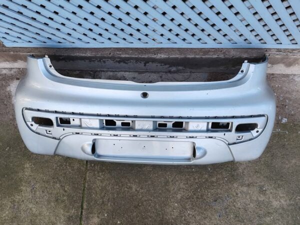 Parachoque trasero citroen C1 o Peugeot 107 2007 - 2012 - Imagen 2