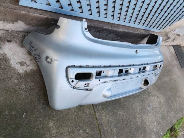 Parachoque trasero citroen C1 o Peugeot 107 2007 - 2012 - Imagen 3