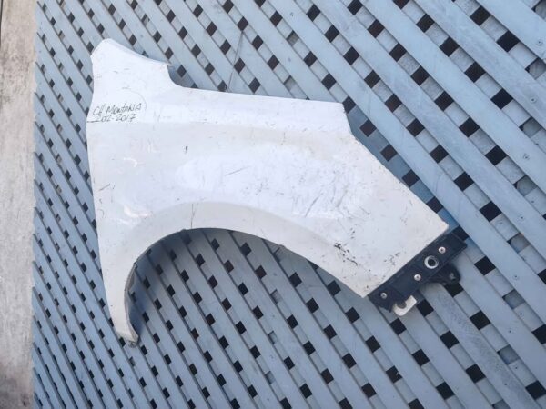 Tapabarro derecho Chevrolet Montana 2012 - 2017 - Imagen 3