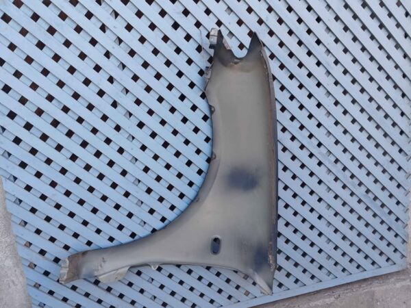 Tapabarro derecho Mitsubishi L200 2007 - 2015 - Imagen 6