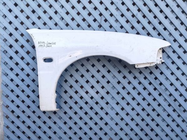 Tapabarro derecho Mitsubishi Lancer 1997 - 2001