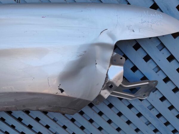 Tapabarro derecho Mitsubishi Outlander 2016 - 2022 - Imagen 4
