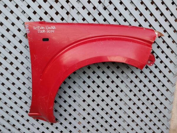 Tapabarro derecho Nissan Navara 2008 - 2014