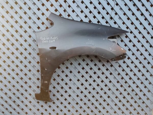 Tapabarro derecho Toyota Auris 2007 - 2009