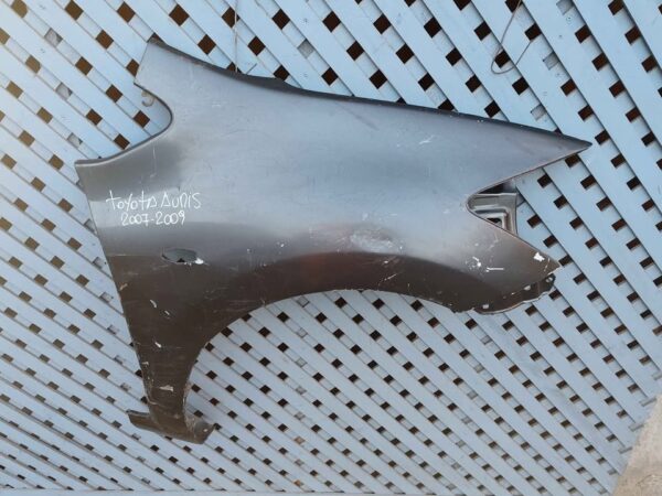Tapabarro derecho Toyota Auris 2007 - 2009 - Imagen 2