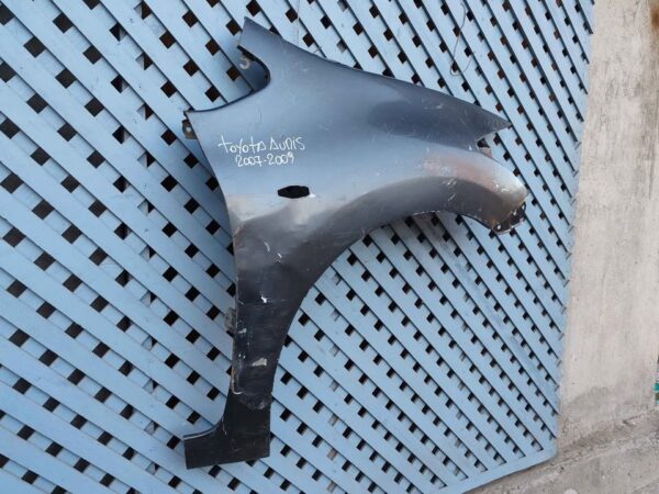 Tapabarro derecho Toyota Auris 2007 - 2009 - Imagen 3