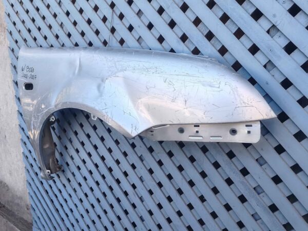Tapabarro derecho Volkswagen Bora 2000 - 2007 - Imagen 3
