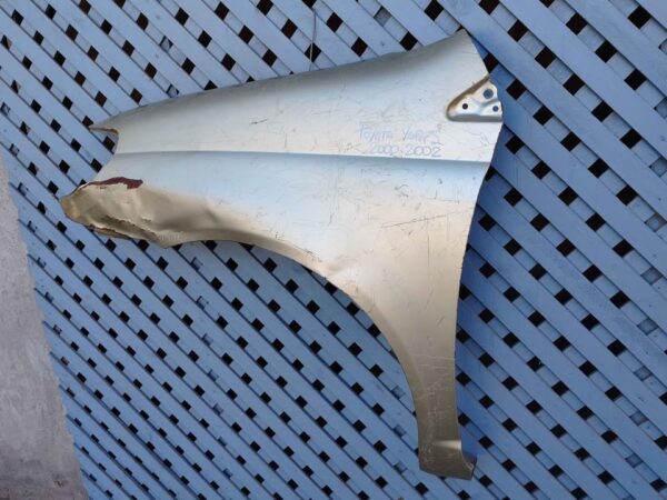 Tapabarro izquierdo Toyota Yaris 2000 - 2002 - Imagen 5