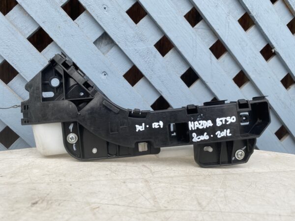 Mensula delantera izquierda Mazda BT50 2006 - 2012