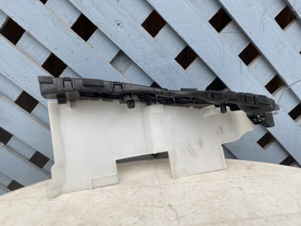 Mensula delantera izquierda Mazda BT50 2006 - 2012 - Imagen 3