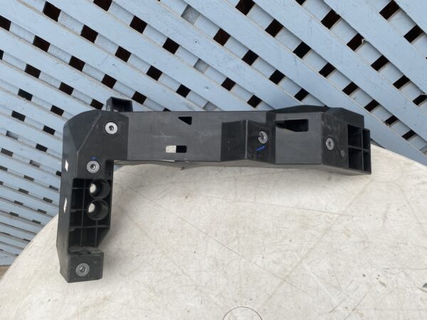 Pata izquierda de frontal JAC JS4 2021 - 2024