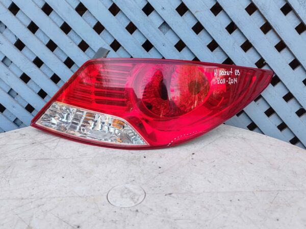 Foco trasero derecho Hyundai Accent RB 2011 - 2014