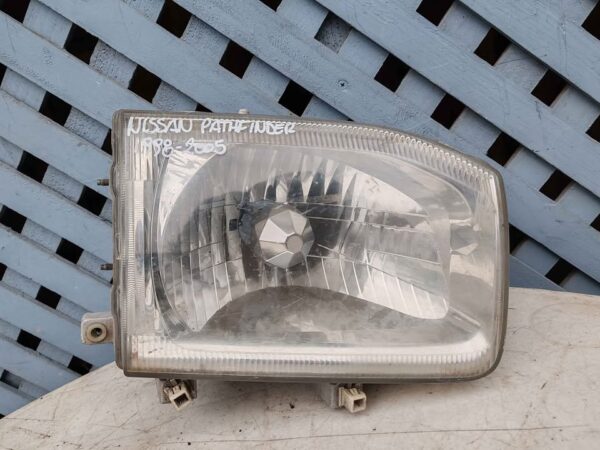 Óptico derecho Nissan Pathfinder 2000 - 2006