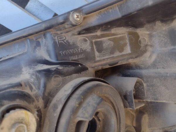 Óptico derecho Toyota Hilux 2016 - 2020 - Imagen 7
