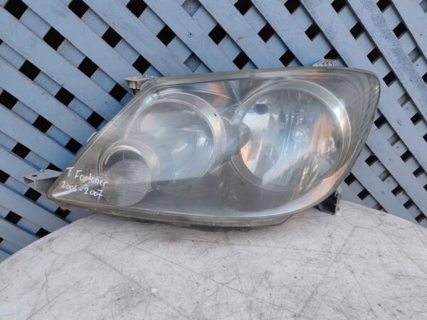 Óptico izquierdo Toyota Fortuner 2006 - 2007