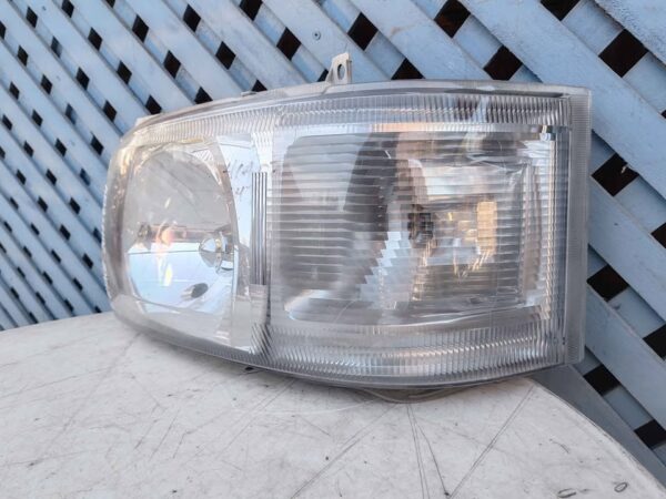 Óptico izquierdo Toyota Hiace 2011 - 2014 - Imagen 3