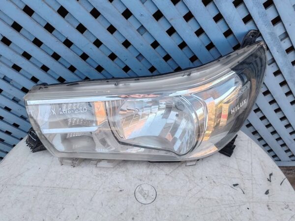 Óptico izquierdo Toyota Hilux 2016 - 2020 - Imagen 2