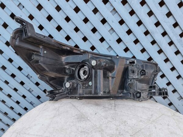Óptico izquierdo Toyota Hilux 2016 - 2020 - Imagen 8