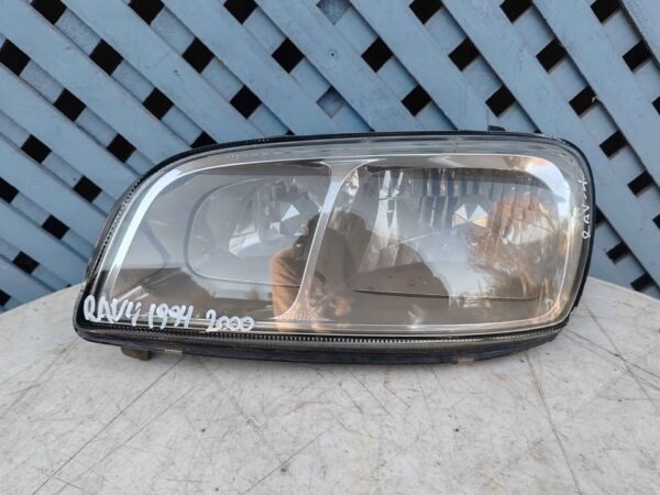 Óptico izquierdo Toyota RAV4 1998 - 2000