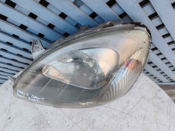 Óptico izquierdo Toyota Yaris 2001 - 2002 - Imagen 2