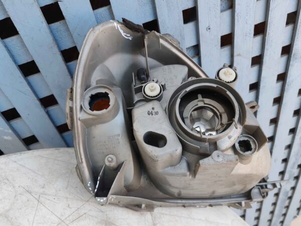Óptico izquierdo Toyota Yaris 2001 - 2002 - Imagen 7