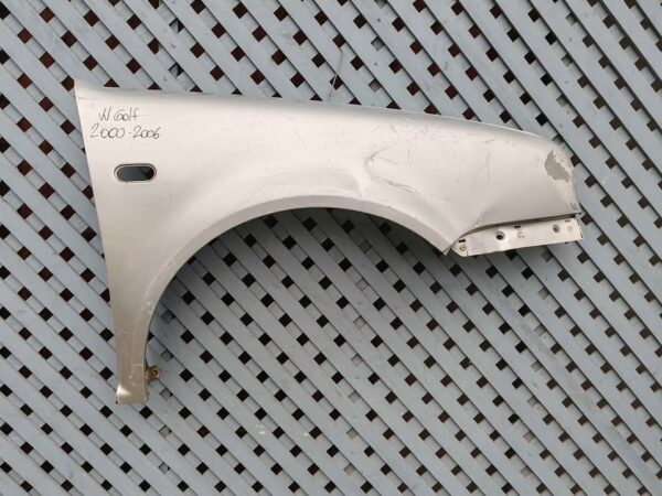 Tapabarro derecho Volkswagen Golf 2000 - 2006