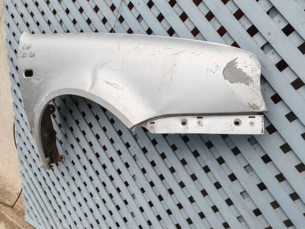 Tapabarro derecho Volkswagen Golf 2000 - 2006 - Imagen 4