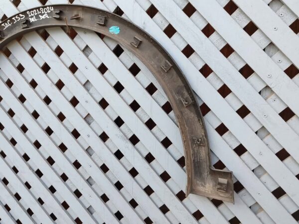 Moldura delantera derecha JAC JS3 2021 - 2024 - Imagen 5