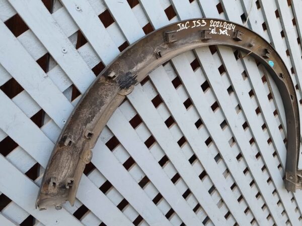Moldura delantera derecha JAC JS3 2021 - 2024 - Imagen 6