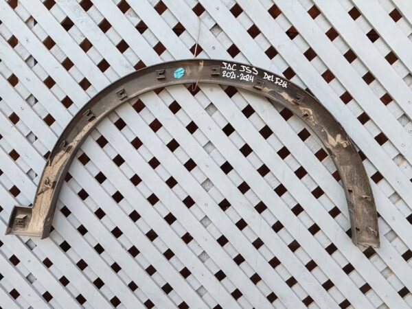 Moldura delantera izquieda JAC JS3 2021 - 2024 - Imagen 7