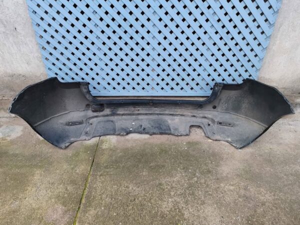 Parachoque trasero Renault Duster 2012 - 2020 - Imagen 8