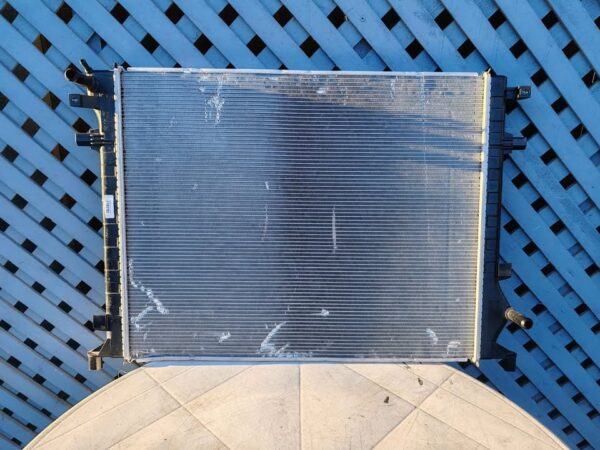 Radiador de agua JAC JS6 2023 - 2025