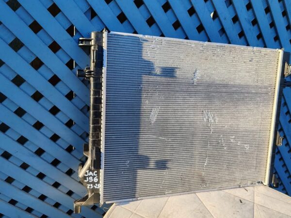 Radiador de agua JAC JS6 2023 - 2025 - Imagen 6