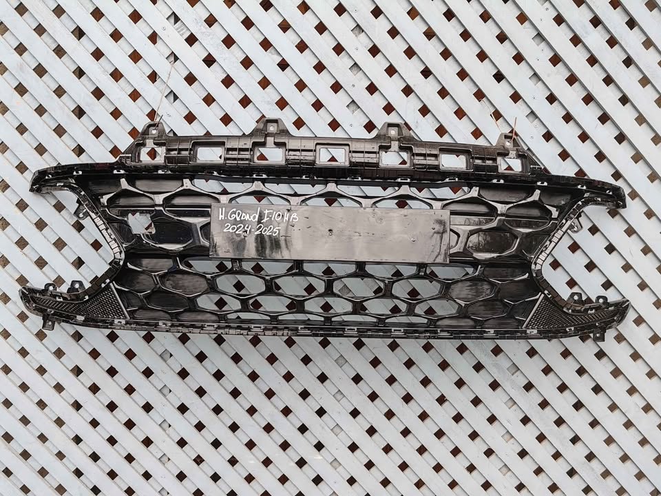 Rejilla de parachoque Hyundai Grand i10 HB 2024 - 2025