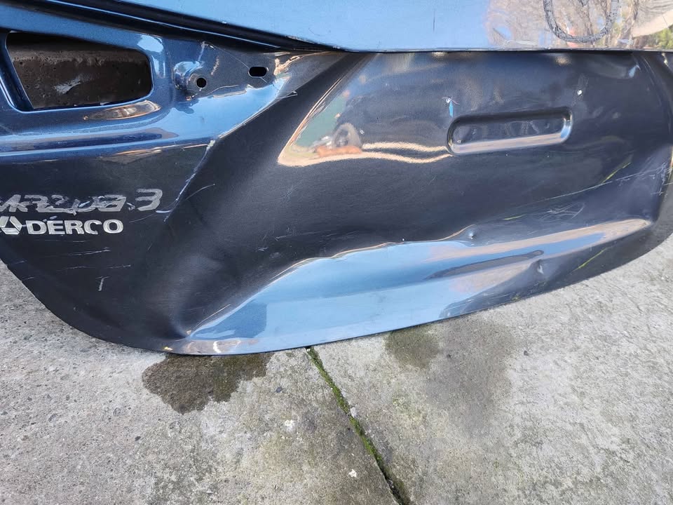 Tapa maleta Mazda 3 2014 - 2018 - Imagen 4