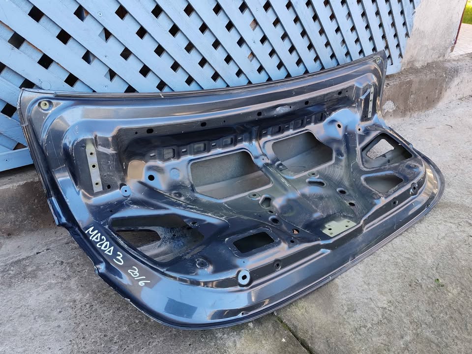 Tapa maleta Mazda 3 2014 - 2018 - Imagen 8