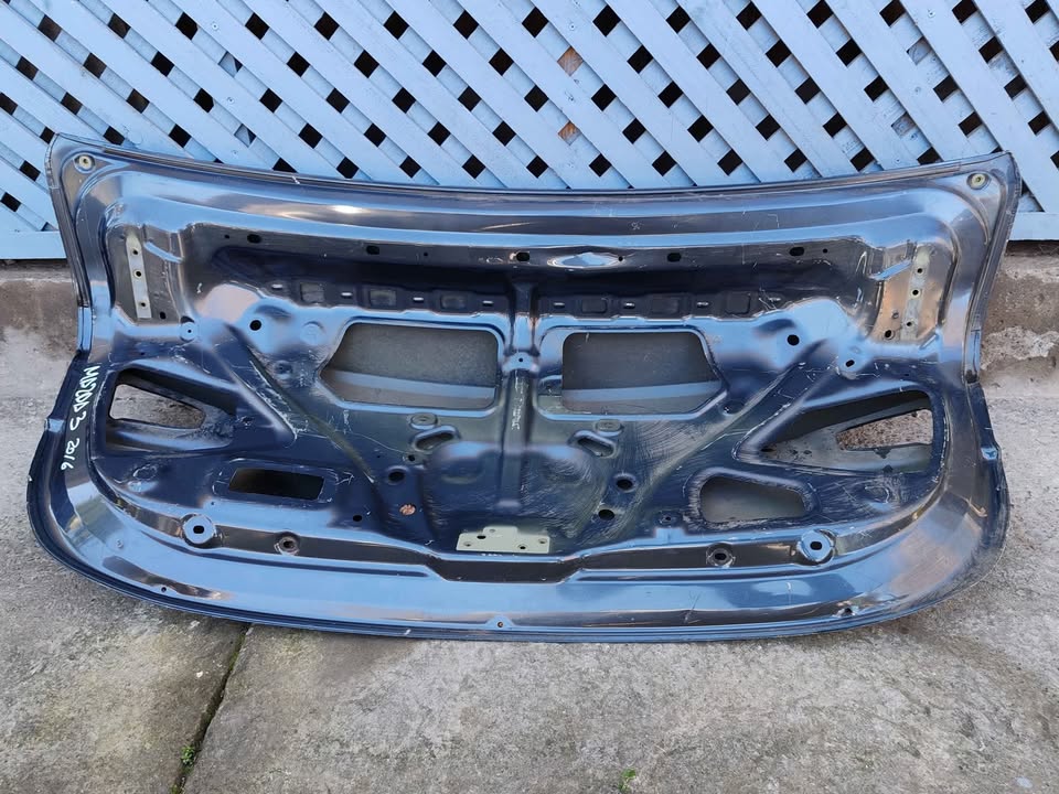 Tapa maleta Mazda 3 2014 - 2018 - Imagen 9