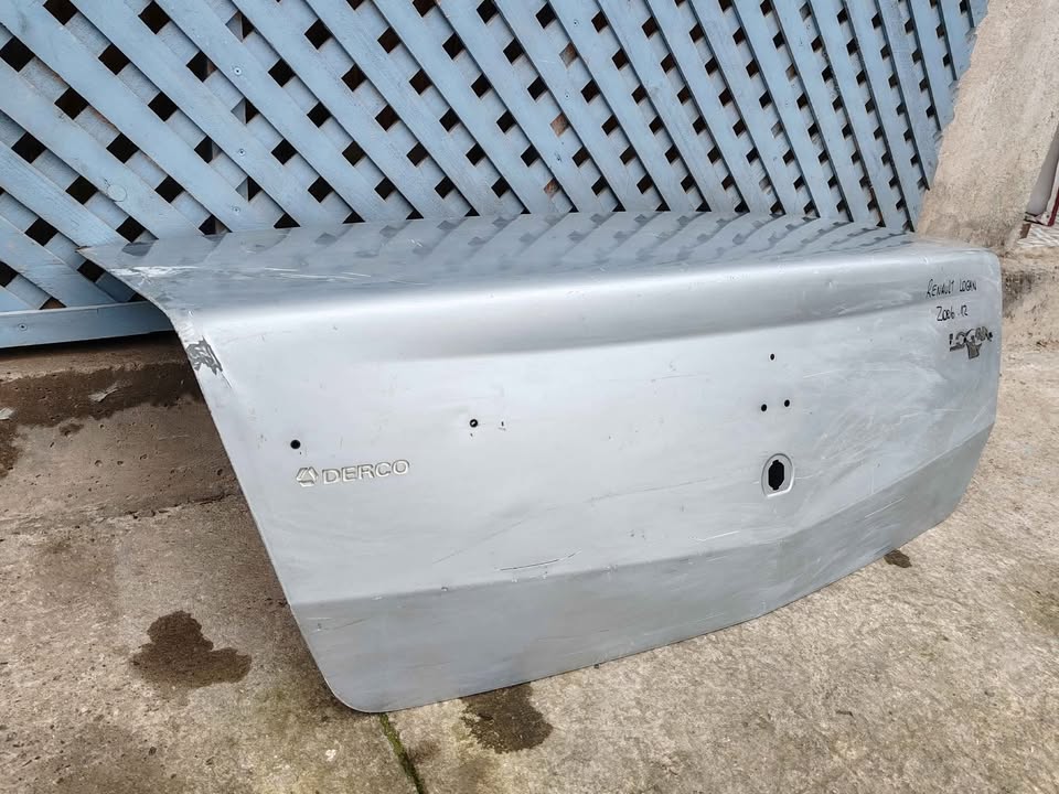 Tapa maleta Renault Logan 2006 - 2012 - Imagen 4