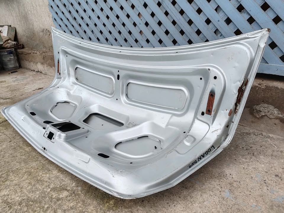 Tapa maleta Renault Logan 2006 - 2012 - Imagen 7