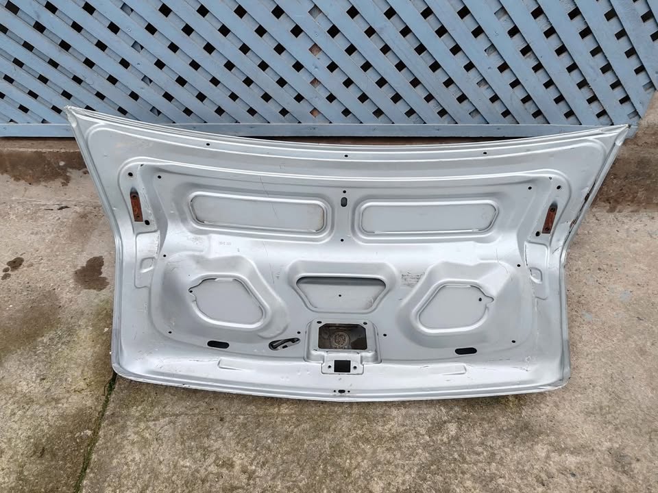 Tapa maleta Renault Logan 2006 - 2012 - Imagen 9