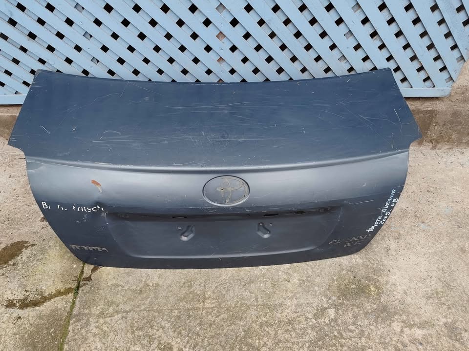 Tapa maleta Toyota Avensis 2005 - 2008 - Imagen 2